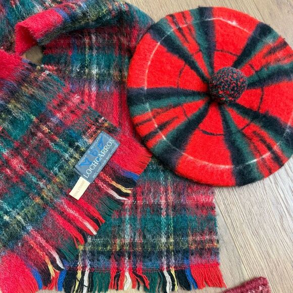 Vintage Royal Stewart Scotland Red Plaid Wool Beret Hat and Scarf - Picture 7 of 7